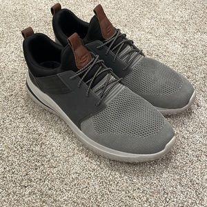 Men’s casual sneakers